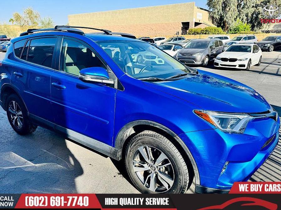 TOYOTA RAV4 2017 JTMRFREV6HJ131552 image