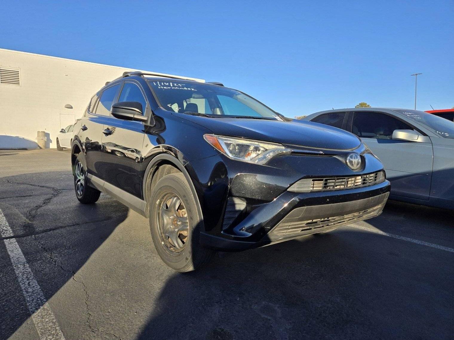 TOYOTA RAV4 2017 2T3ZFREV8HW360526 image