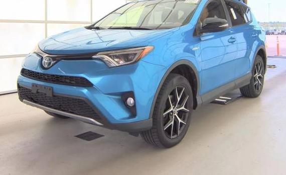 TOYOTA RAV4 2017 JTMJJREV8HD143650 image