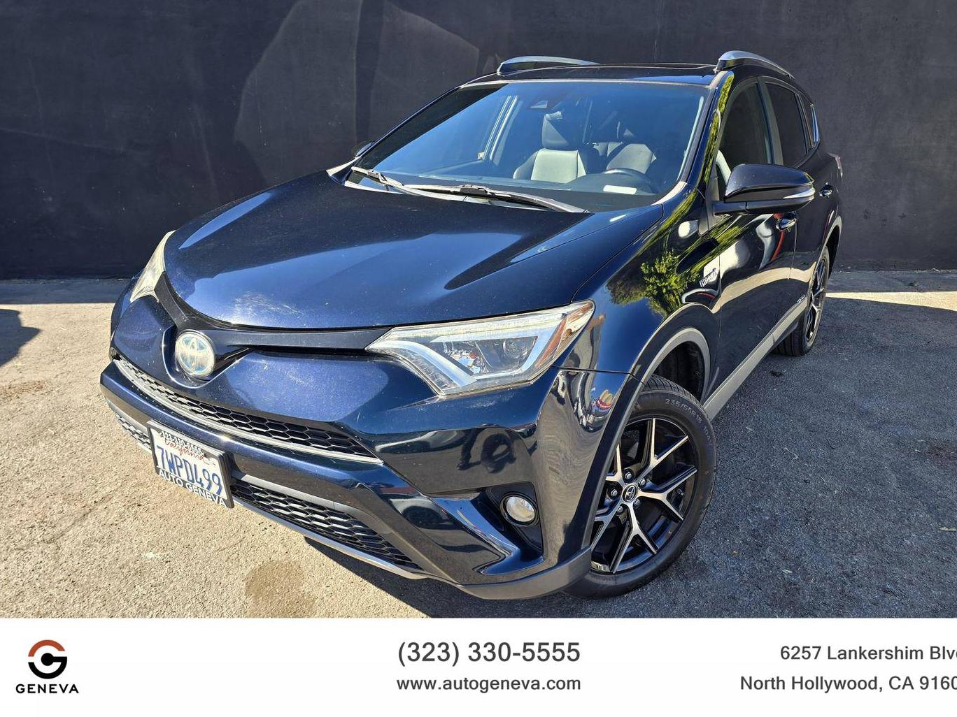 TOYOTA RAV4 2017 JTMJJREV3HD085690 image