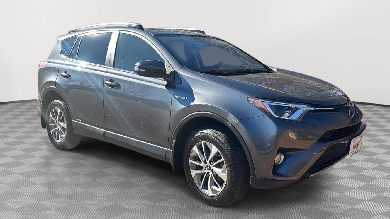 TOYOTA RAV4 2017 JTMRJREV6HD116093 image