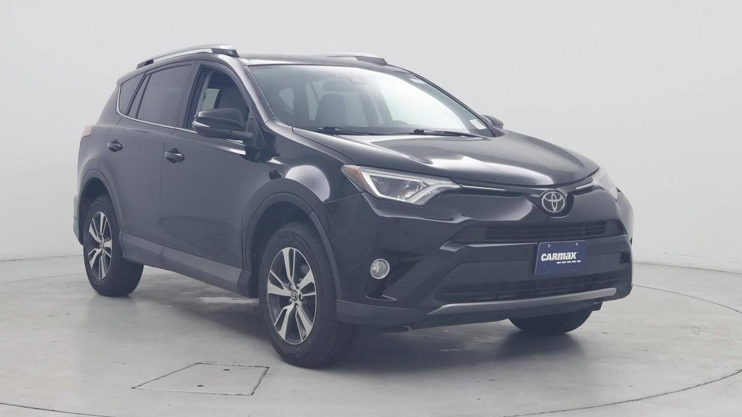 TOYOTA RAV4 2017 2T3RFREV8HW562895 image