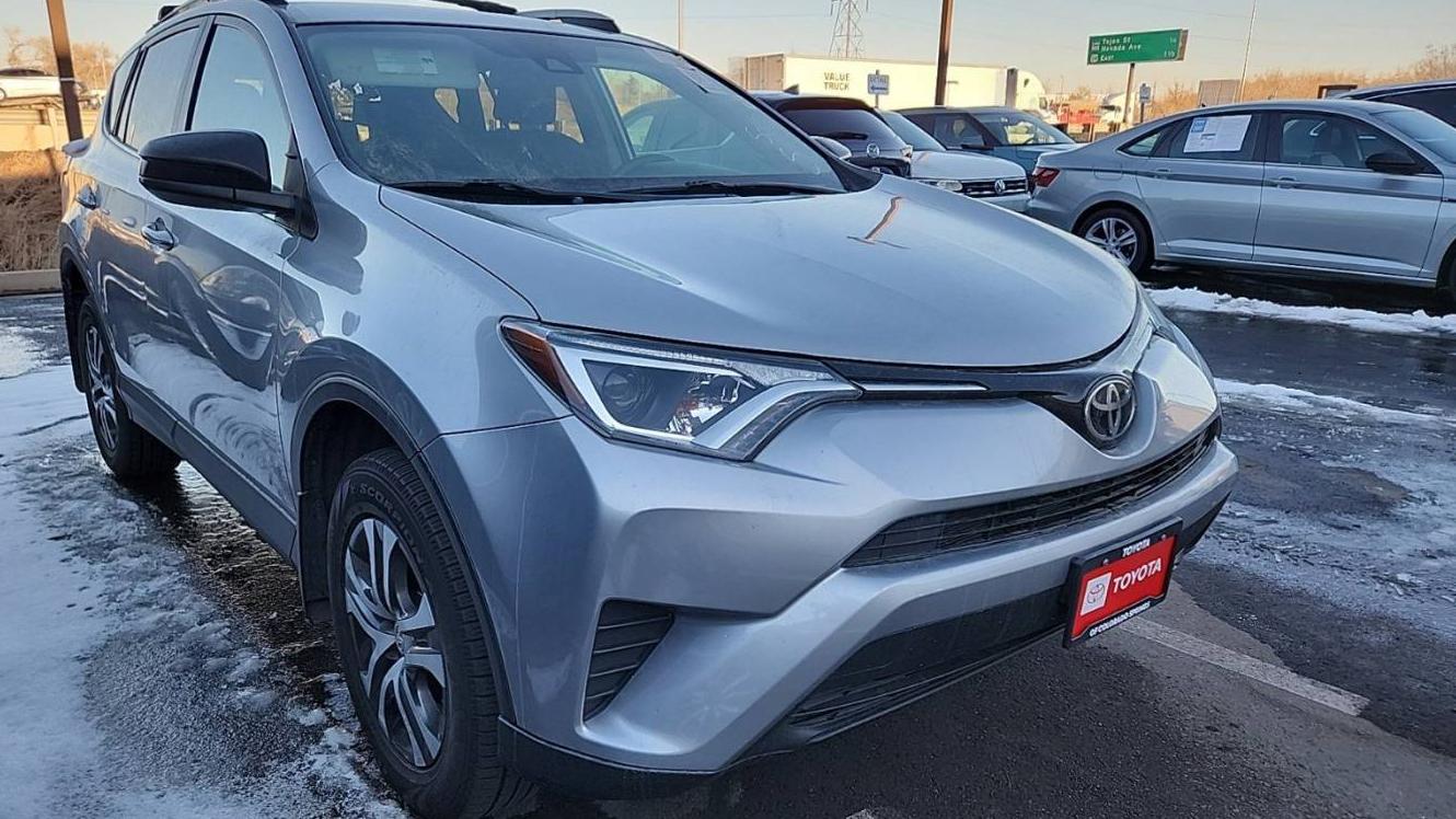 TOYOTA RAV4 2017 2T3BFREV0HW591941 image