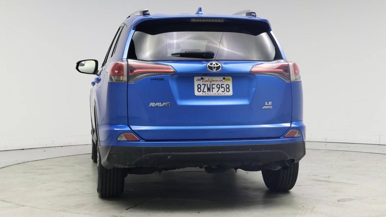 TOYOTA RAV4 2017 JTMBFREVXHJ707936 image