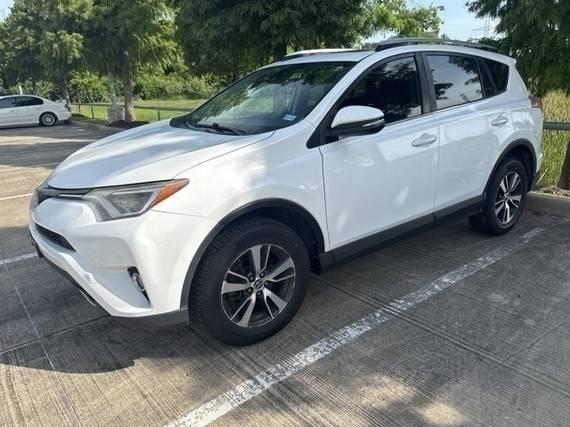 TOYOTA RAV4 2017 JTMWFREV5HD107955 image