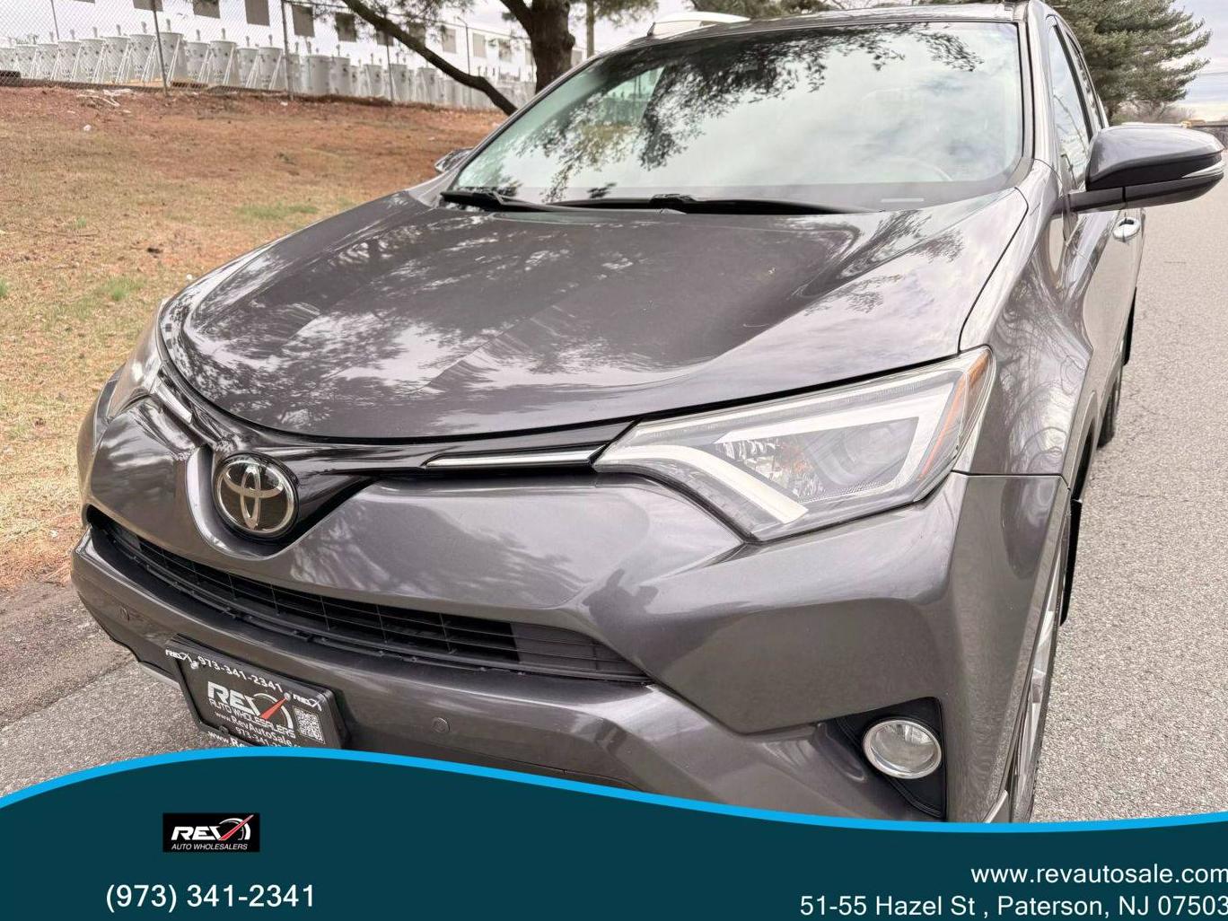 TOYOTA RAV4 2017 2T3DFREV1HW586739 image