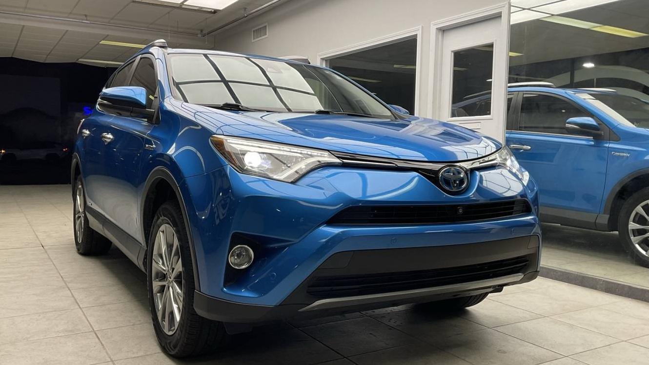 TOYOTA RAV4 2017 JTMDJREV0HD152727 image