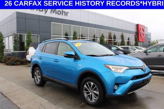 TOYOTA RAV4 2017 JTMRJREV3HD082176 image
