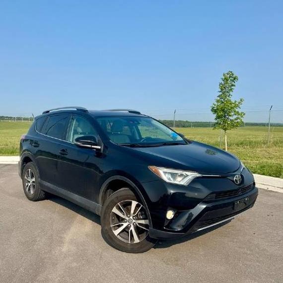 TOYOTA RAV4 2017 2T3RFREVXHW687204 image
