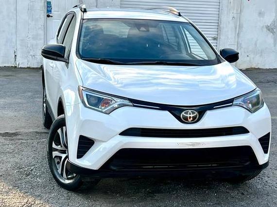 TOYOTA RAV4 2017 JTMZFREV1HJ715504 image