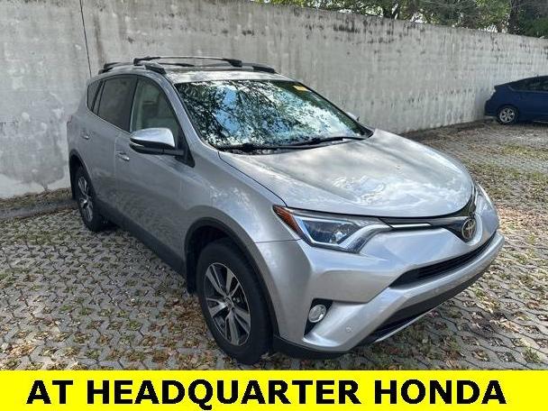 TOYOTA RAV4 2017 2T3RFREV9HW633697 image