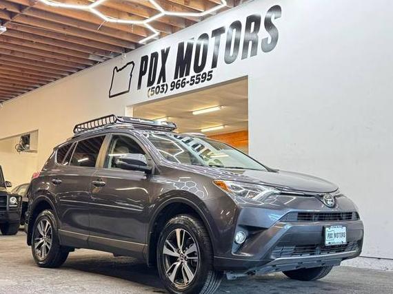 TOYOTA RAV4 2017 JTMRFREV0HJ710343 image