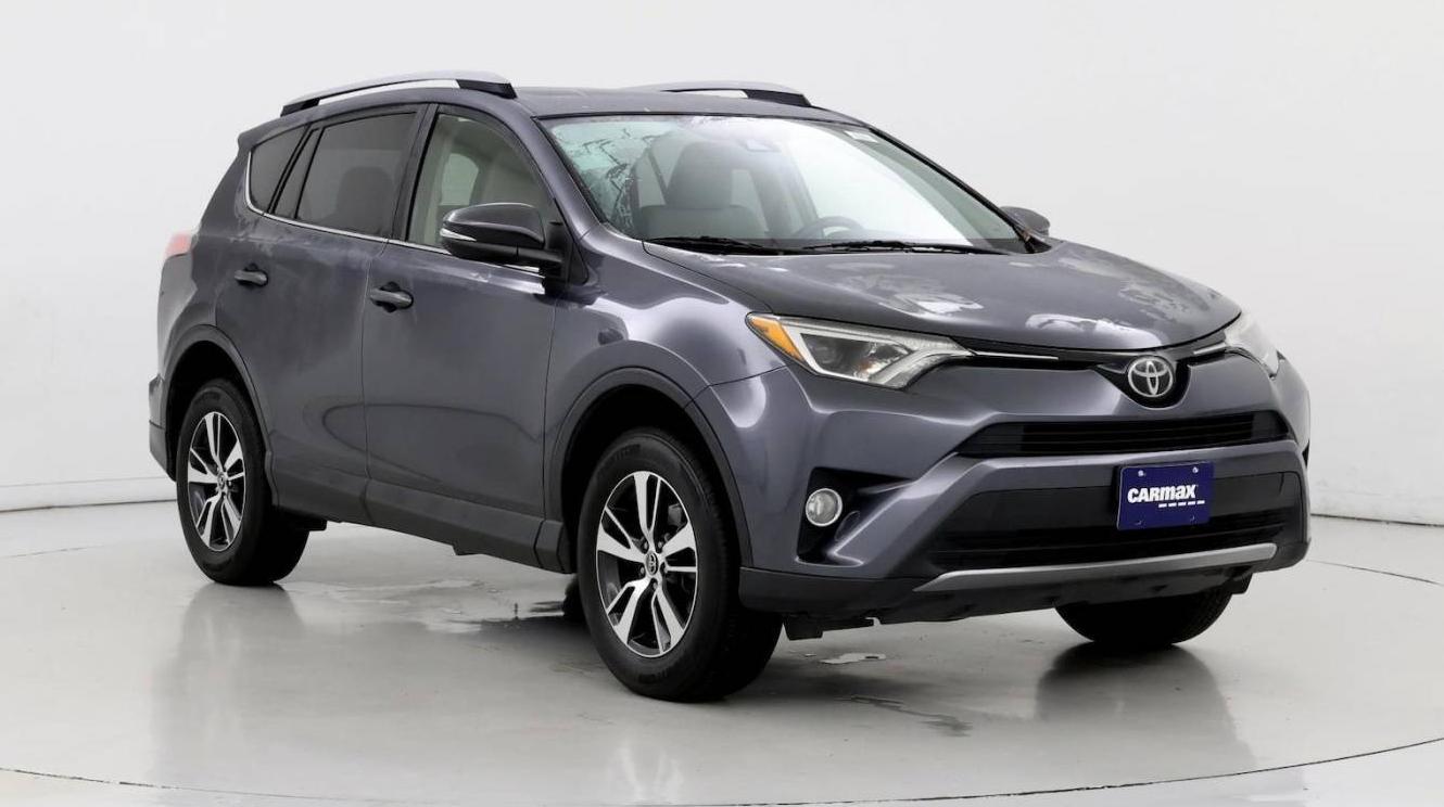 TOYOTA RAV4 2017 JTMWFREV0HD105286 image