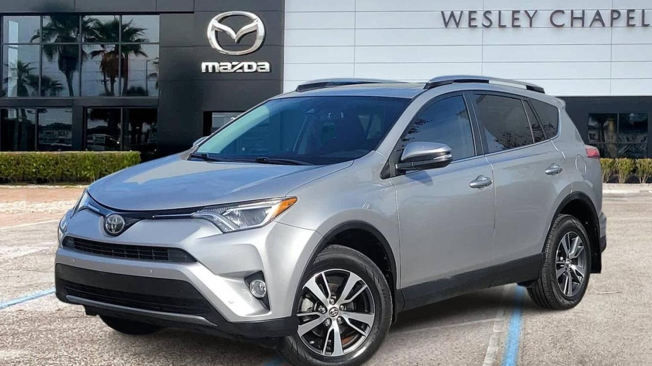 TOYOTA RAV4 2017 2T3WFREV2HW396201 image