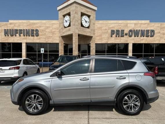 TOYOTA RAV4 2017 JTMRJREV9HD112801 image