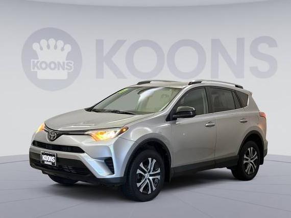 TOYOTA RAV4 2017 2T3BFREV2HW643618 image