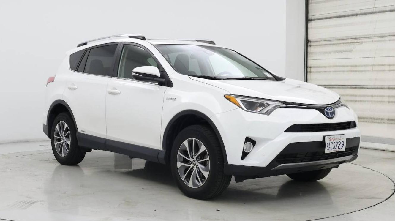 TOYOTA RAV4 2017 JTMRJREV4HD133751 image