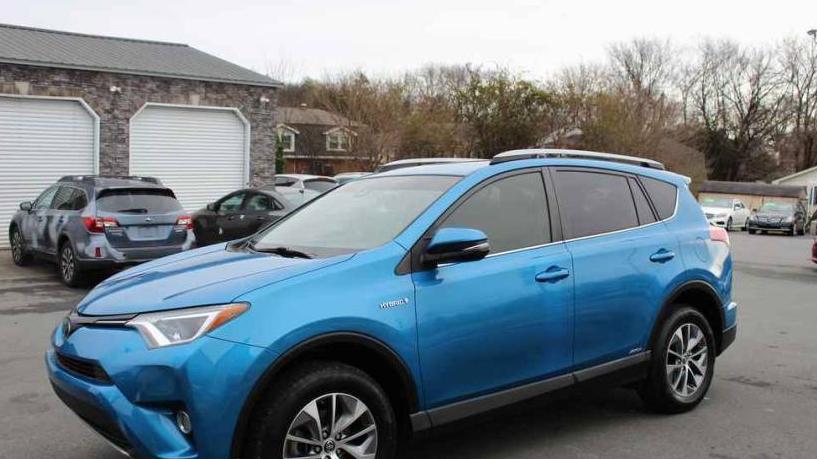 TOYOTA RAV4 2017 JTMRJREV6HD088036 image