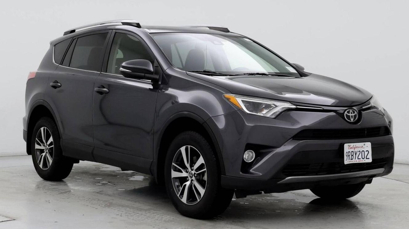 TOYOTA RAV4 2017 JTMWFREV0HD108639 image