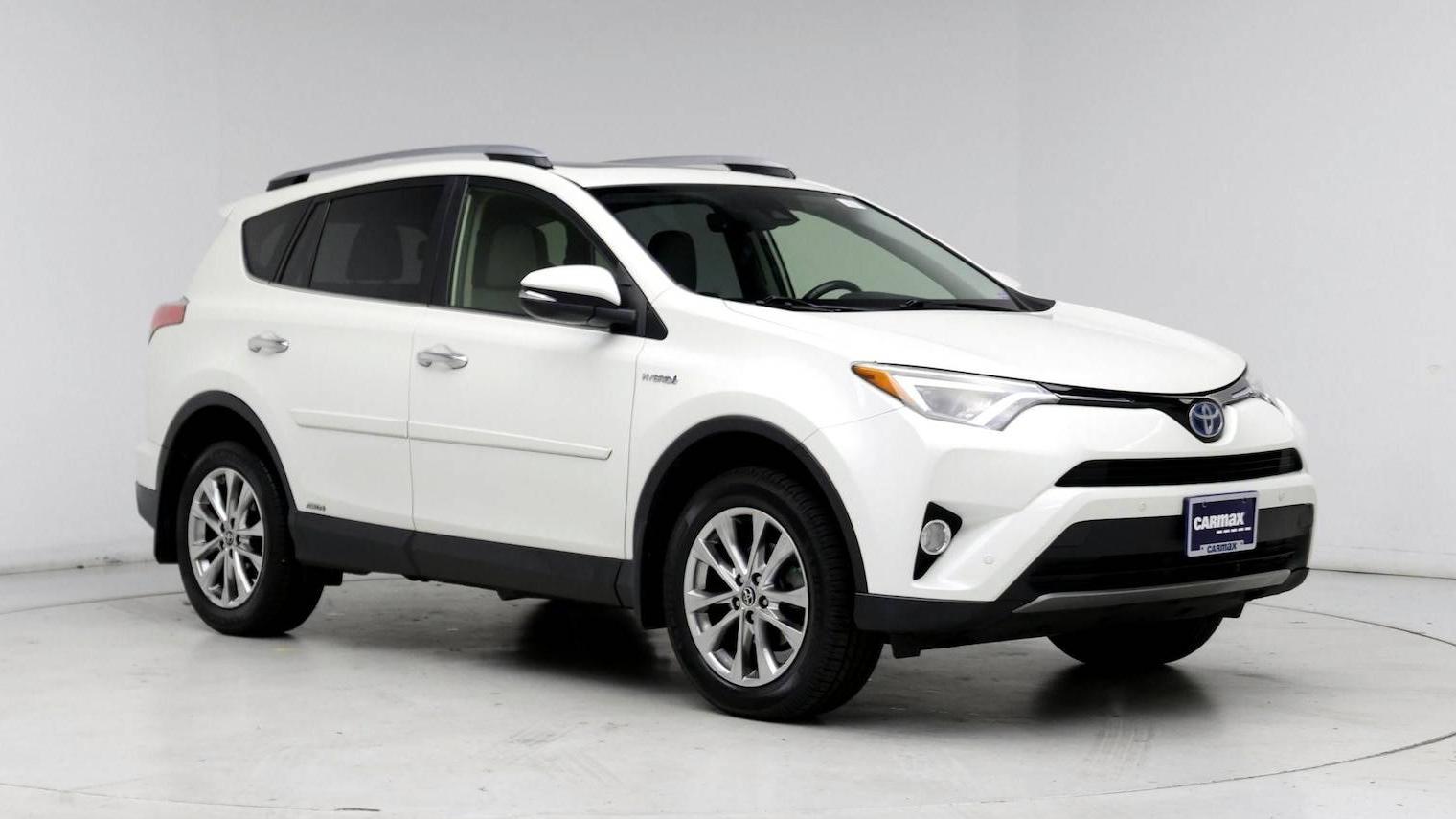 TOYOTA RAV4 2017 JTMDJREV9HD100867 image