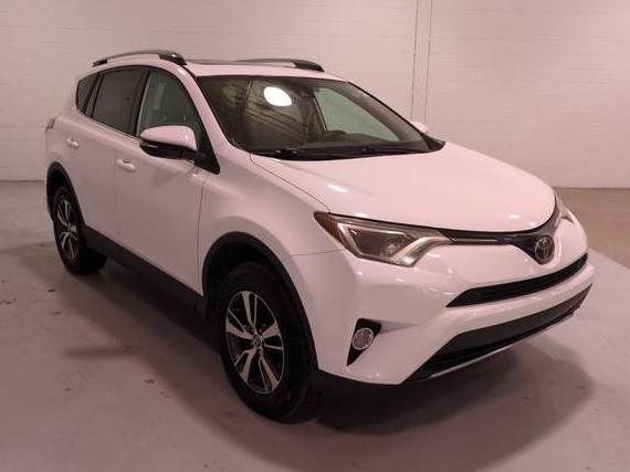 TOYOTA RAV4 2017 2T3WFREV8HW402180 image