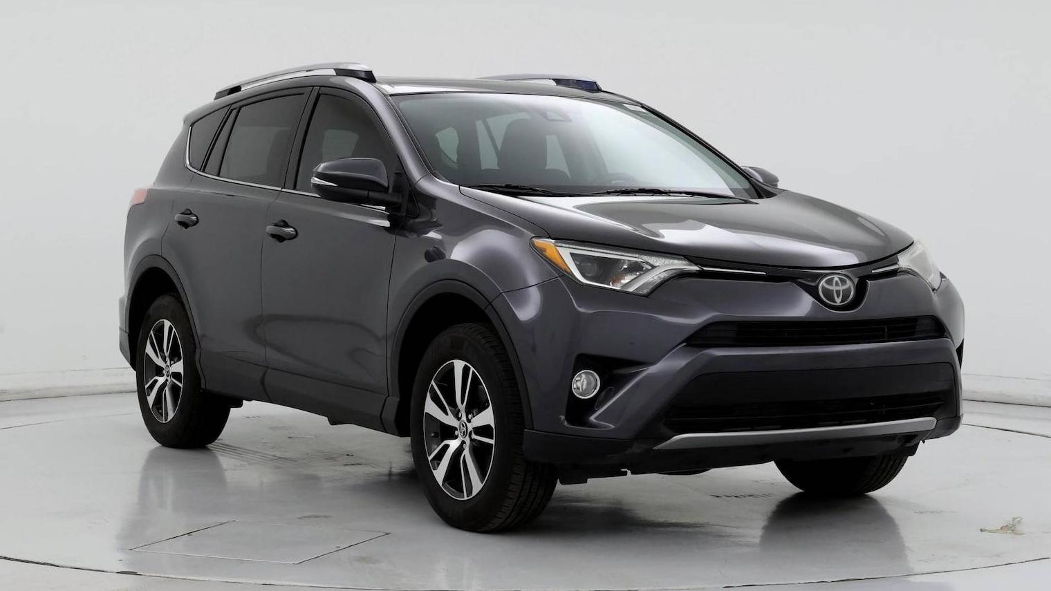 TOYOTA RAV4 2017 JTMWFREVXHJ121397 image