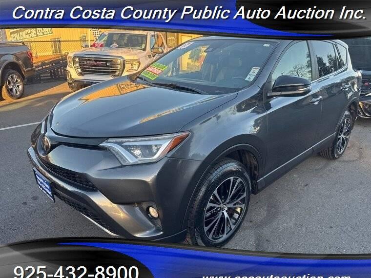 TOYOTA RAV4 2017 JTMNFREV2HD096053 image