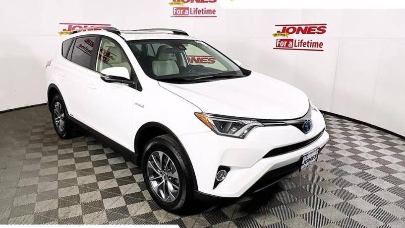 TOYOTA RAV4 2017 JTMRJREVXHD096768 image