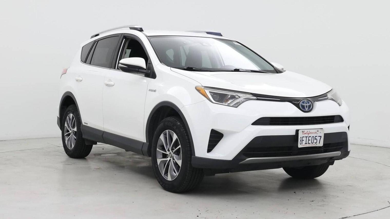 TOYOTA RAV4 2017 JTMWFREV8HJ114948 image