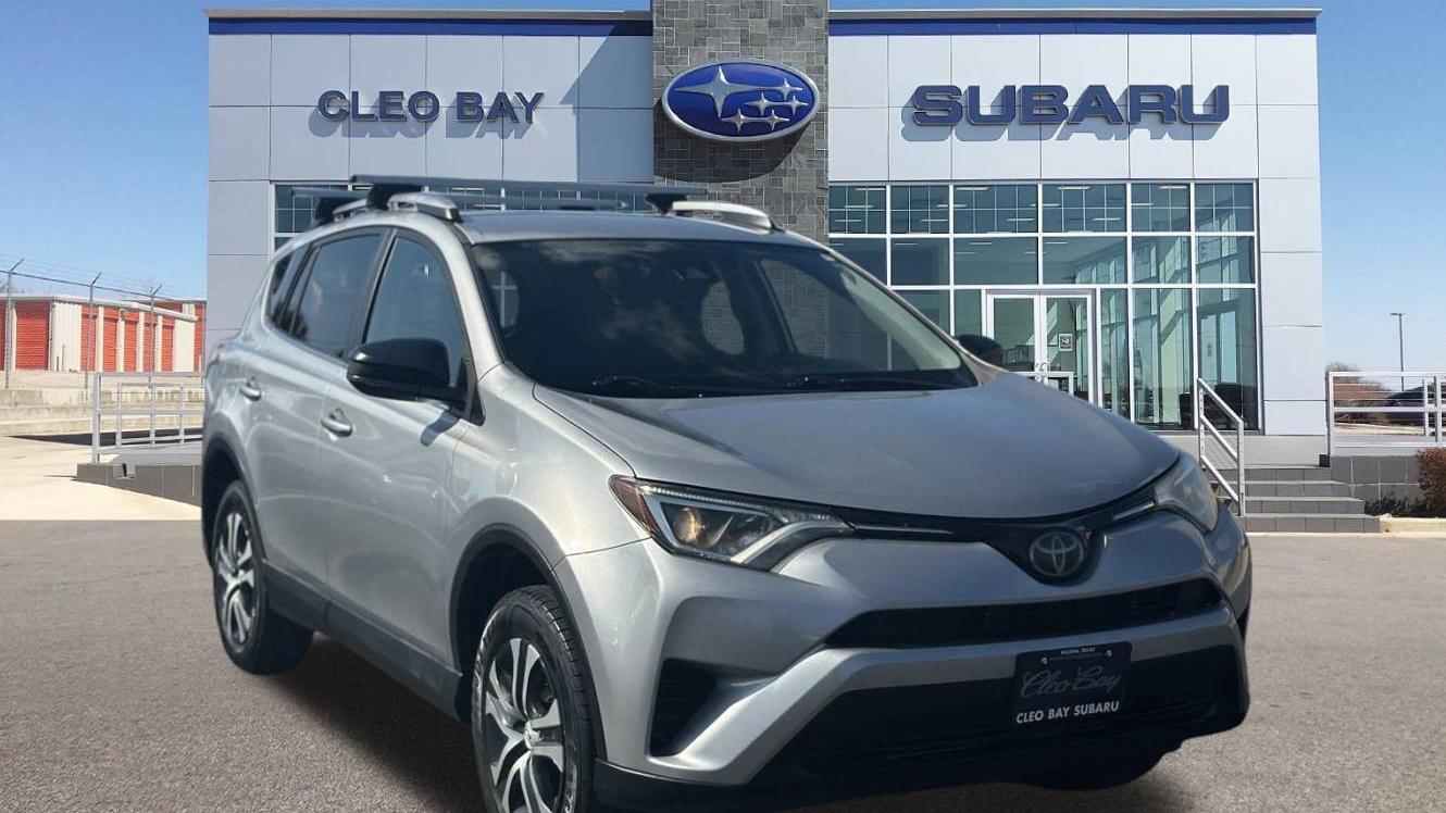 TOYOTA RAV4 2017 2T3ZFREV3HW325604 image