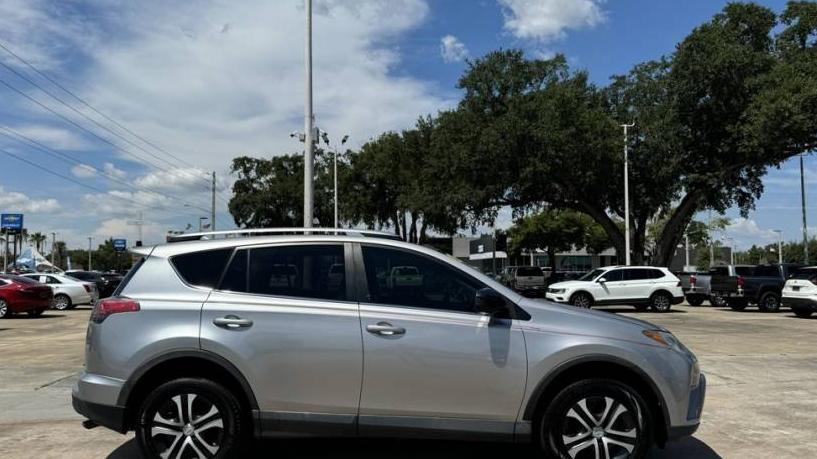 TOYOTA RAV4 2017 2T3BFREV9HW651330 image