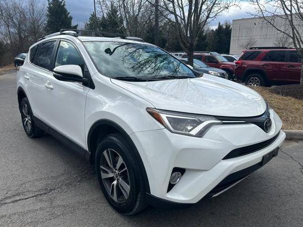 TOYOTA RAV4 2017 JTMRFREV9HJ164626 image