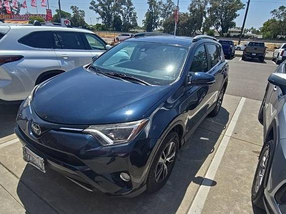TOYOTA RAV4 2017 2T3RFREV7HW677214 image