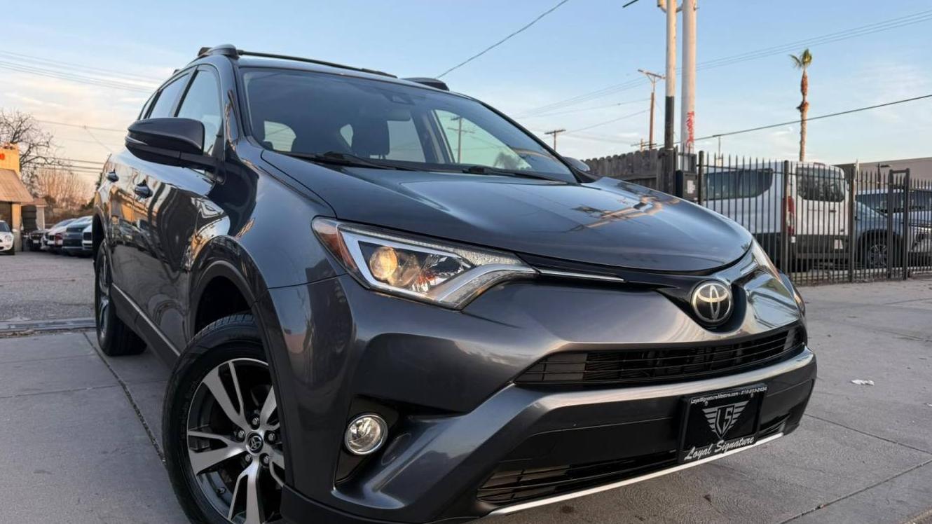 TOYOTA RAV4 2017 JTMWFREV3HD101569 image