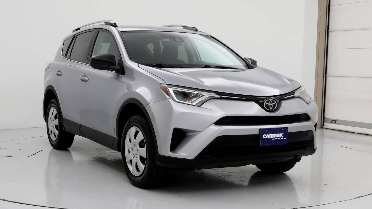 TOYOTA RAV4 2017 2T3BFREV4HW569733 image