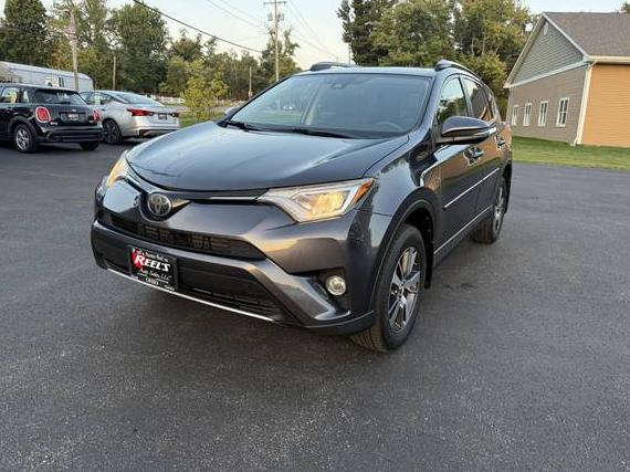 TOYOTA RAV4 2017 JTMRFREV4HJ114930 image
