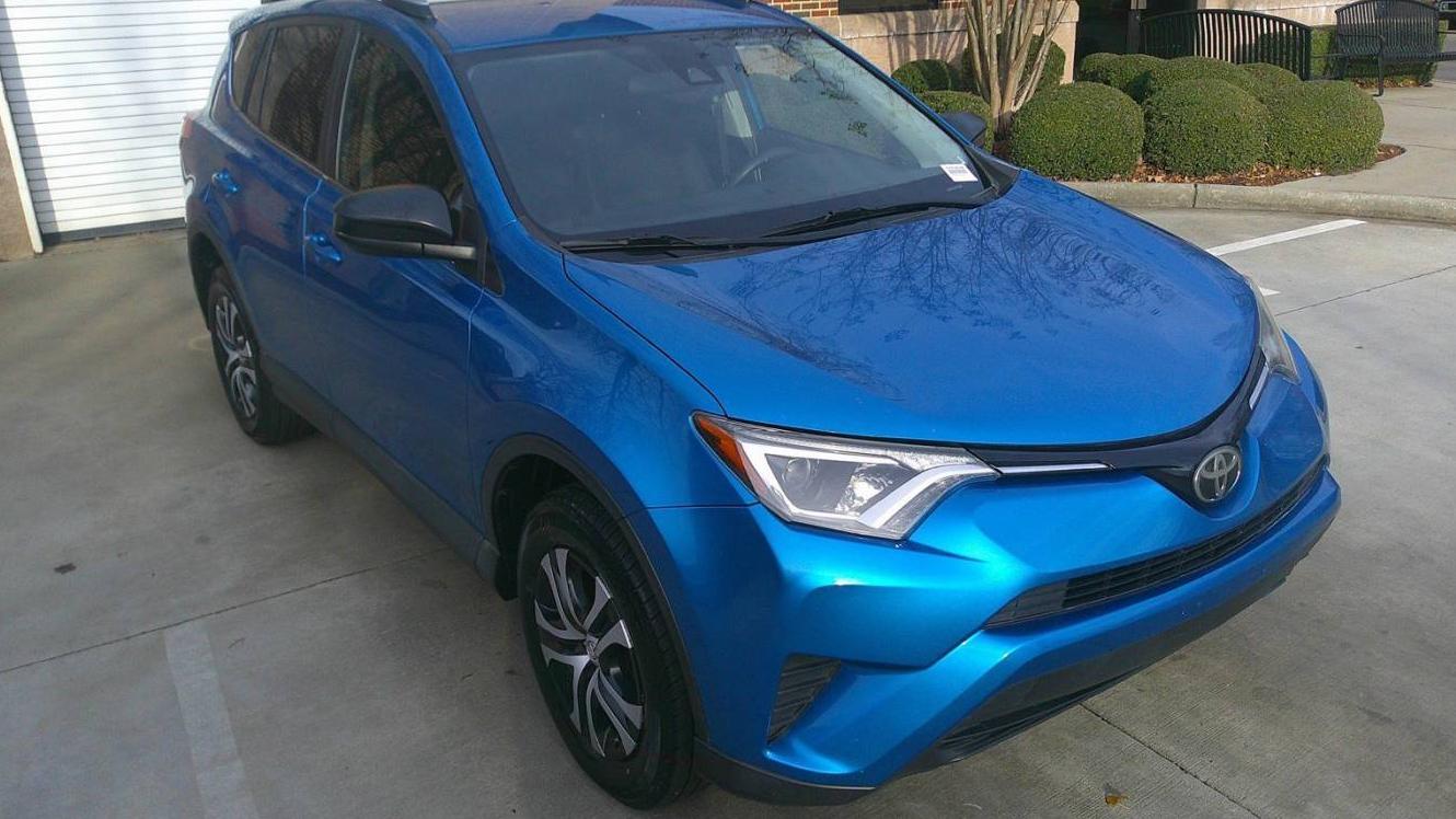 TOYOTA RAV4 2017 JTMZFREVXHJ102717 image