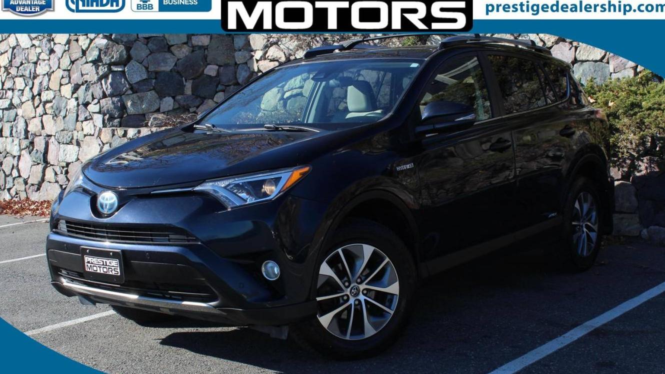 TOYOTA RAV4 2017 JTMRJREV9HD147516 image