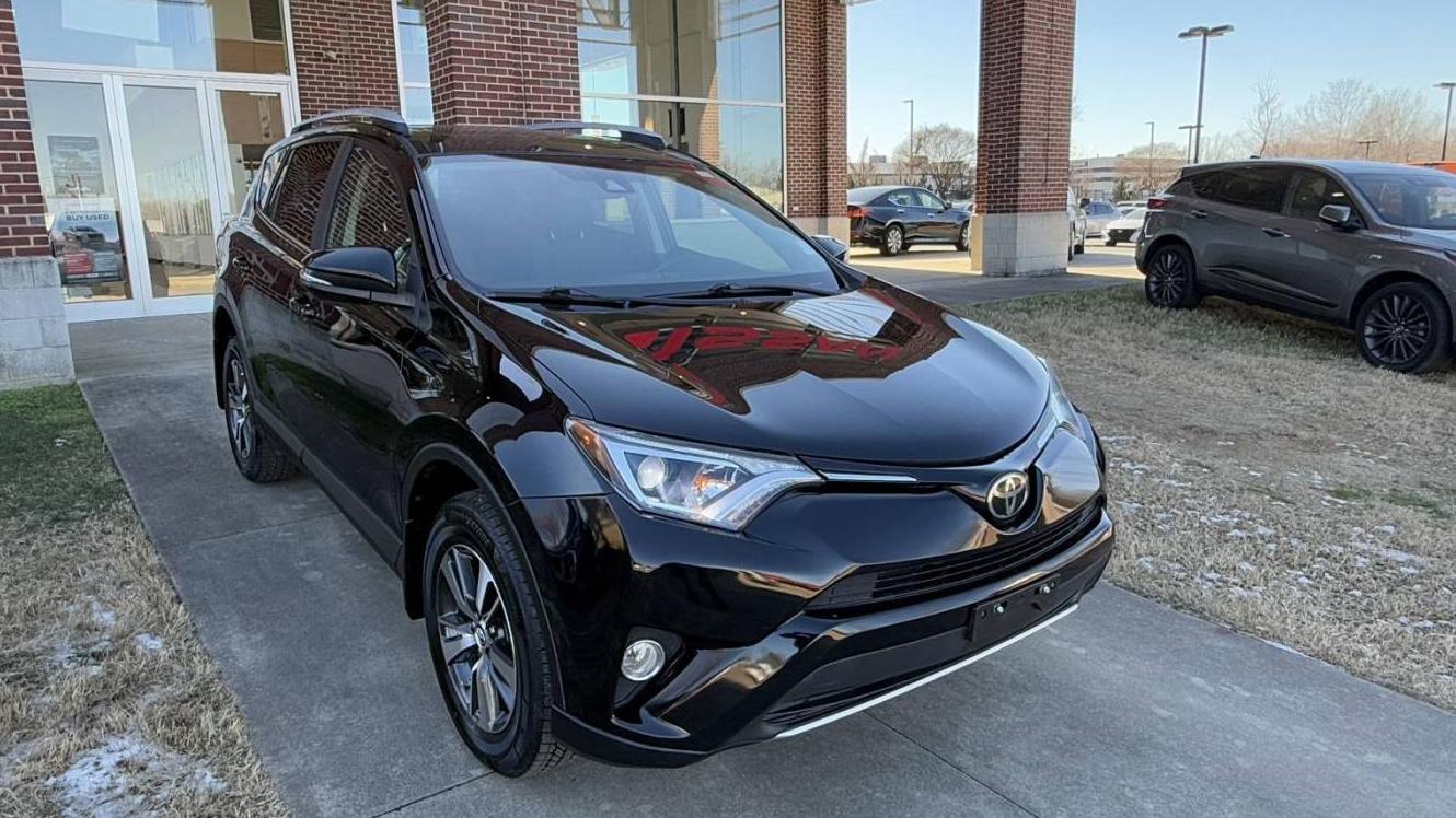 TOYOTA RAV4 2017 2T3RFREV2HW595293 image