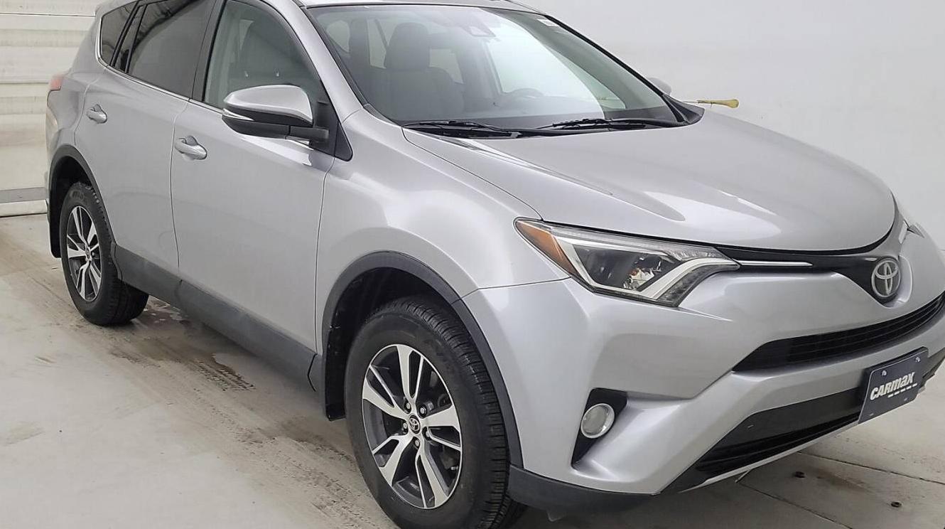 TOYOTA RAV4 2017 2T3RFREV8HW613327 image