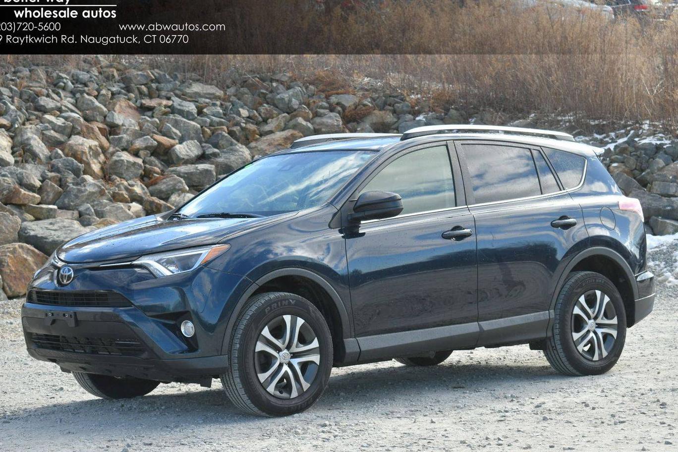 TOYOTA RAV4 2017 JTMBFREV9HJ123401 image