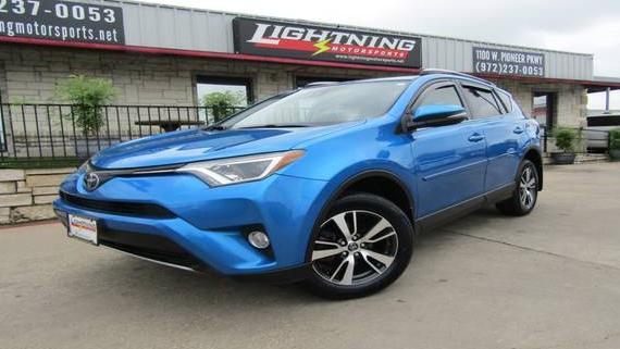 TOYOTA RAV4 2017 JTMRFREV4HJ706893 image