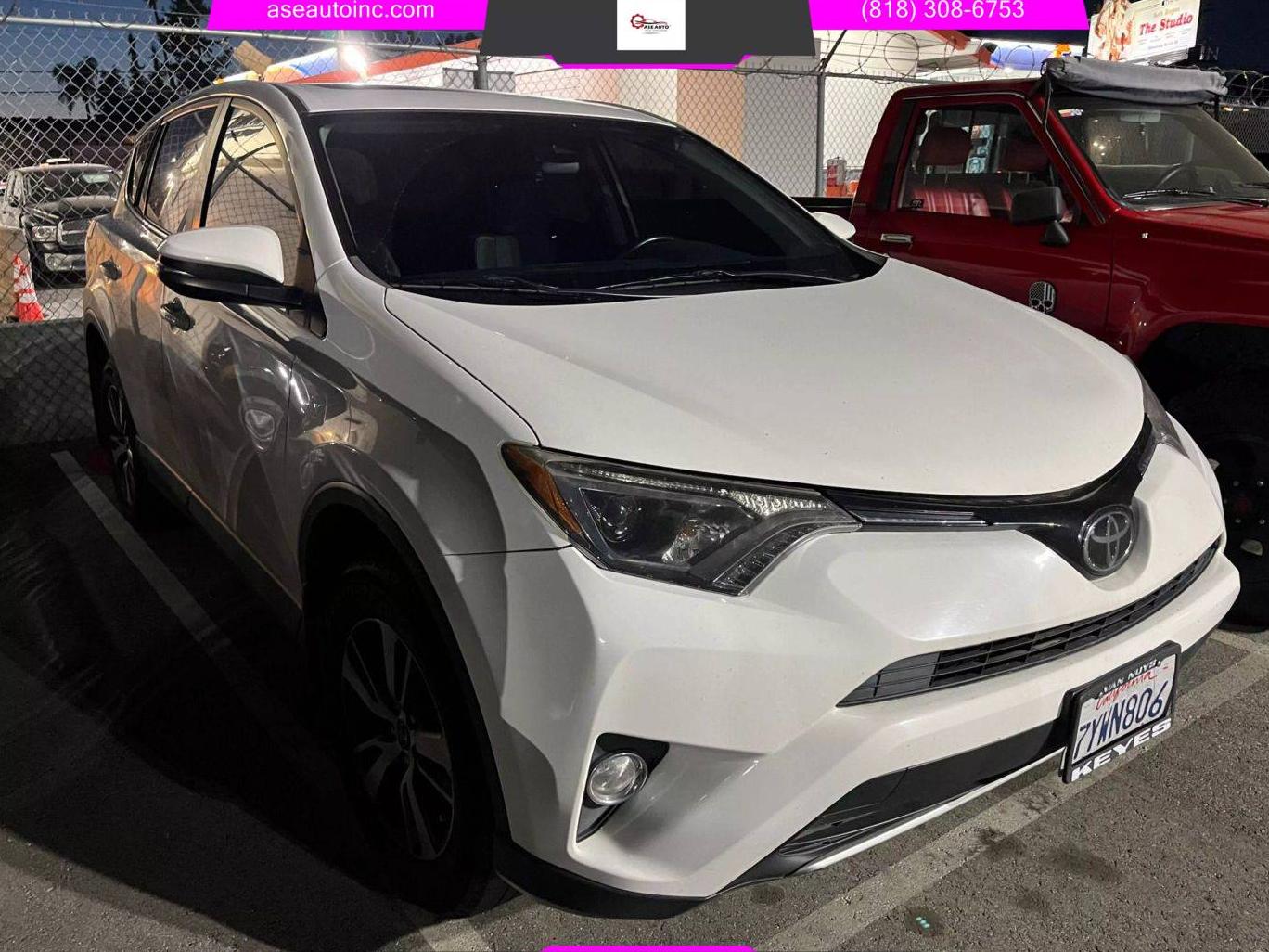 TOYOTA RAV4 2017 JTMWFREV5HJ717954 image