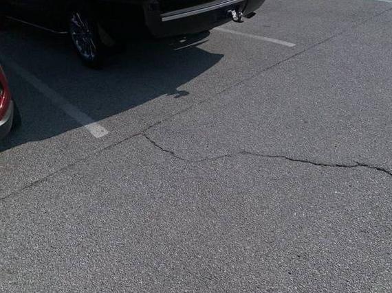 TOYOTA RAV4 2024 JTMD6RFV3RD129900 image