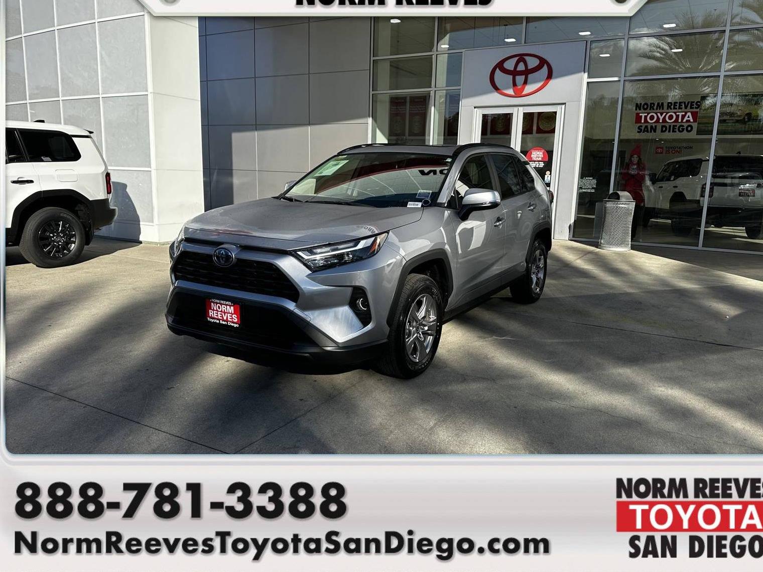 TOYOTA RAV4 2024 JTMRWRFV7RD588742 image