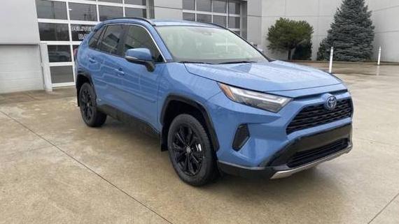 TOYOTA RAV4 2024 JTM16RFV2RD122584 image