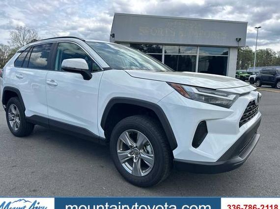 TOYOTA RAV4 2024 2T3P1RFV8RW451625 image
