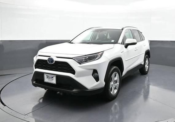 TOYOTA RAV4 2020 2T3RWRFVXLW065743 image