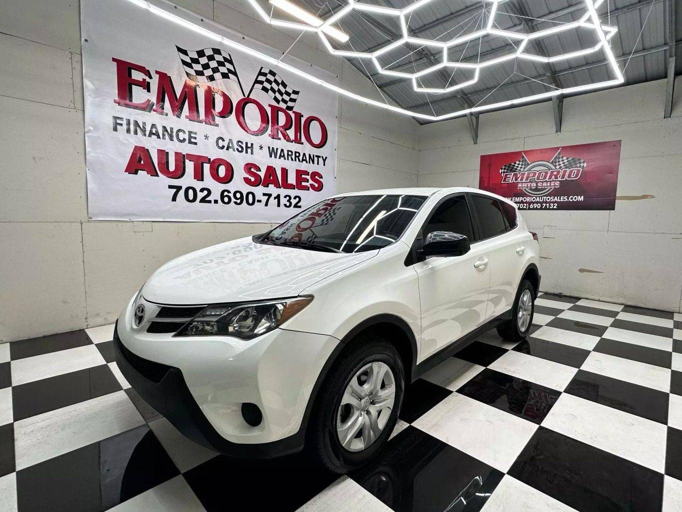 TOYOTA RAV4 2015 JTMZFREV3FJ051557 image