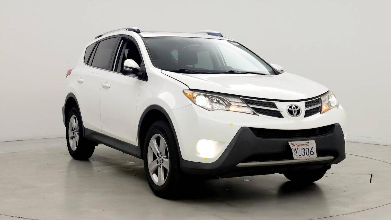 TOYOTA RAV4 2015 JTMRFREV2FJ044809 image